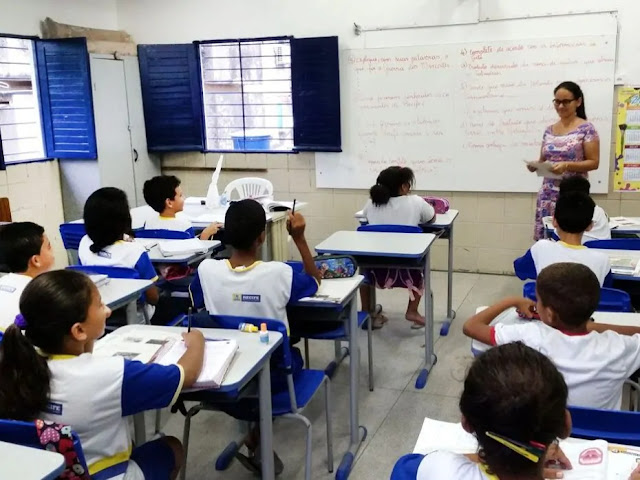 SETE EM CADA DEZ CIDADES IGNORAM LEI DE COMBATE AO RACISMO NAS ESCOLAS, REVELA IBGE