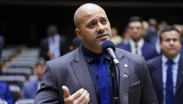 MORAES DETERMINA PRISÃO IMEDIATA DE DANIEL SILVEIRA