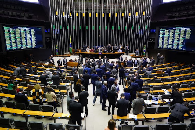 CÂMARA APROVA TEXTO-BASE DO PROJETO DO ARCABOUÇO FISCAL; VOTAÇÃO PROSSEGUE NESTA QUARTA-FEIRA (24)