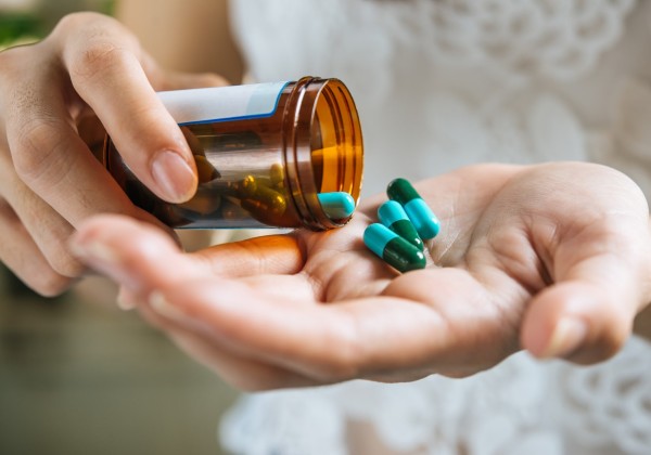 RISCOS DA AUTOMEDICAÇÃO AFETAM 89% DOS BRASILEIROS, DIZ PESQUISA