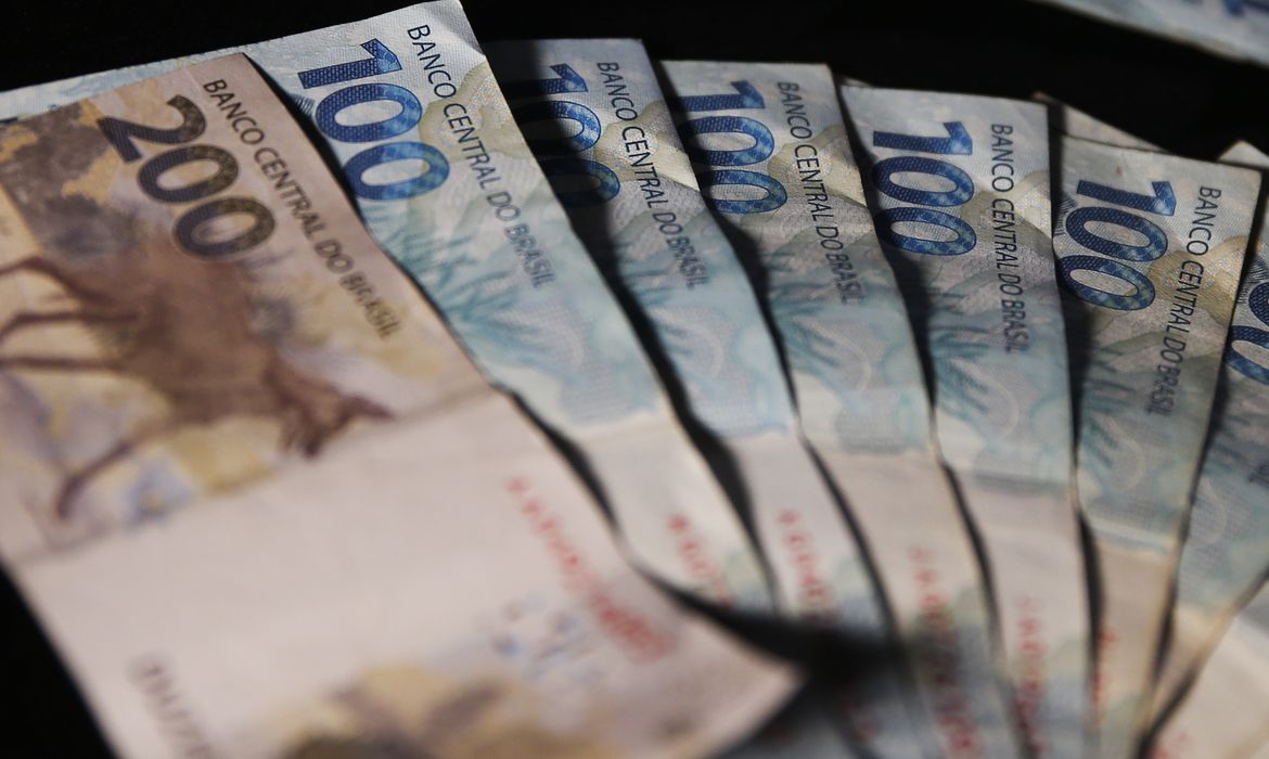 SAQUE-ANIVERSÁRIO DO FGTS DEVE LIBERAR ATÉ R$ 14 BILHÕES; ENTENDA