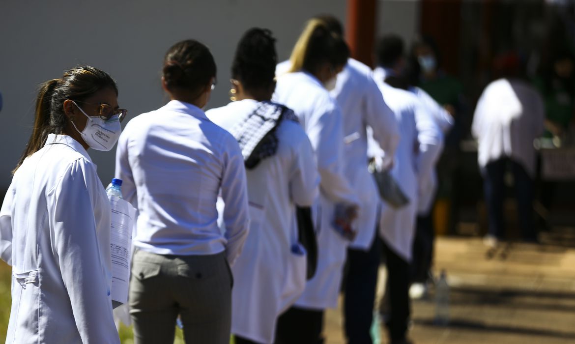 ESTUDO MOSTRA DESPROPORÇÃO ENTRE POPULAÇÃO E NÚMERO DE MÉDICOS