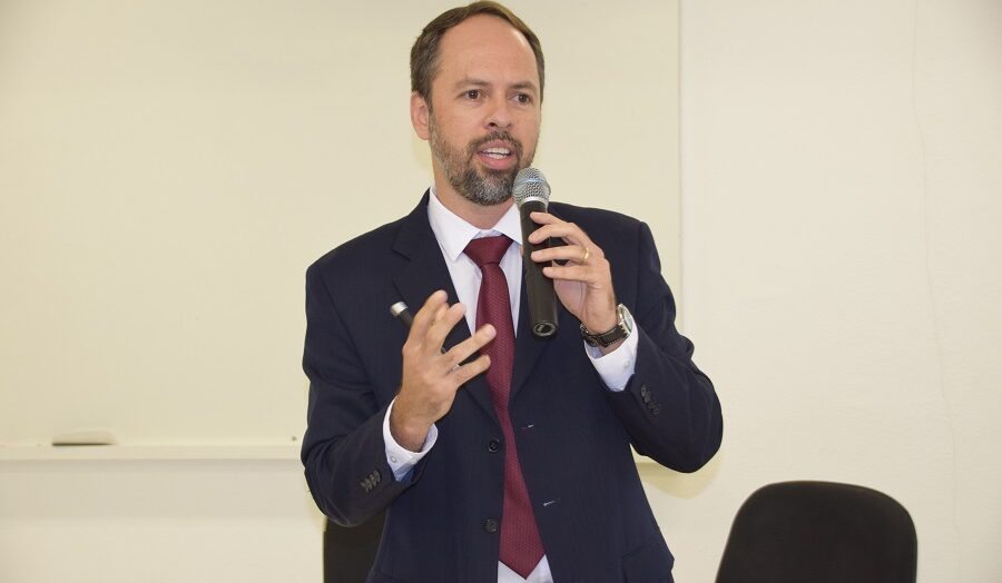 APOIO DE POLÍTICOS PODE “CONTAMINAR” ELEIÇÃO DE CONSELHEIRO TUTELAR, ALERTA PROMOTOR