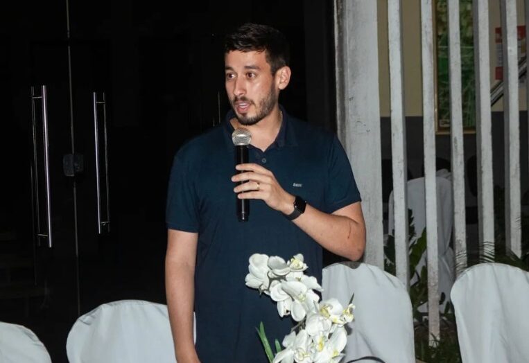 PREFEITO DE PASSA E FICA REDUZ PRÓPRIO SALÁRIO EM 50%