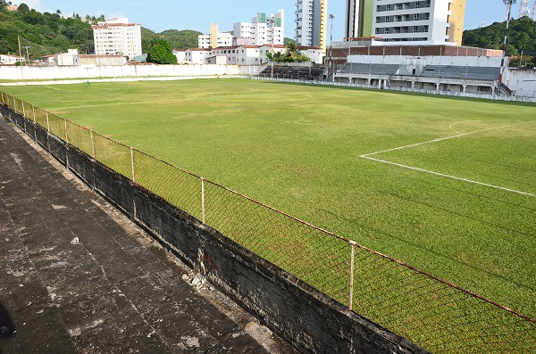 ESTÁDIOS DO RN SOFREM COM O ABANDONO