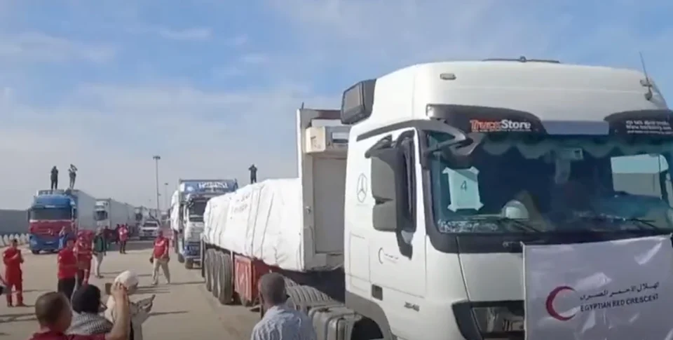 SEGUNDO COMBOIO DE CAMINHÕES LEVA AJUDA A GAZA