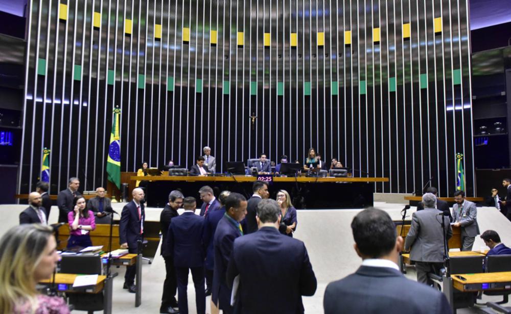 ELEIÇÕES: 18 DEPUTADOS DE 1º MANDATO JÁ MIRAM PREFEITURAS; UM É DO RN
