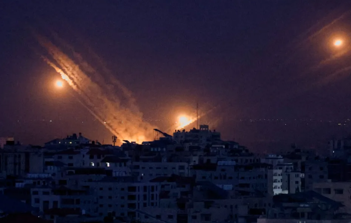 GOVERNO LULA TERÁ QUE NEGOCIAR COM HAMAS PARA RETIRAR 25 BRASILEIROS DA FAIXA DE GAZA