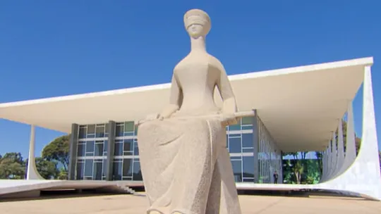 PRESIDENTE DO SENADO DEFENDE MANDATO FIXO PARA MINISTROS DO STF