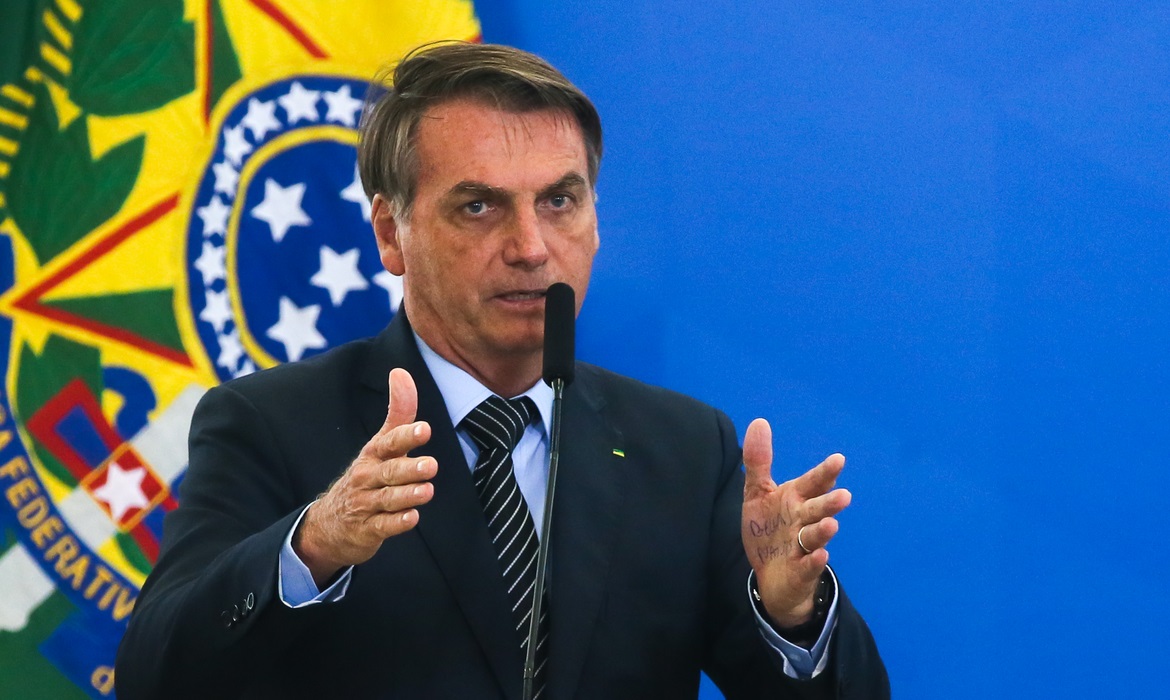 MORAES MANDA PARA ANÁLISE DA PF VAQUINHA DE R$ 17 MILHÕES DE BOLSONARO A PEDIDO DA PGR