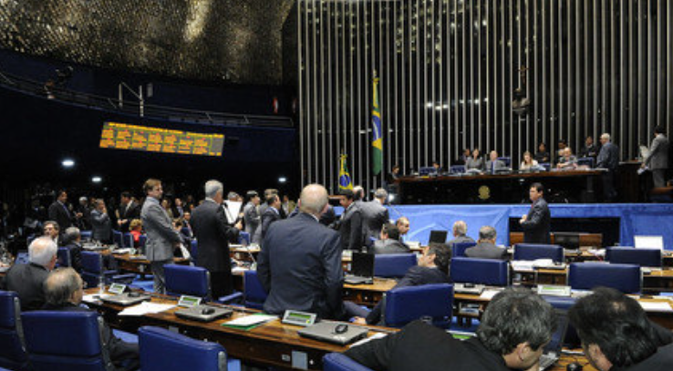 POR 52 A 18, PEC QUE LIMITA PODERES DO STF PASSA NO SENADO E VAI À CAMARA DOS DEPUTADOS