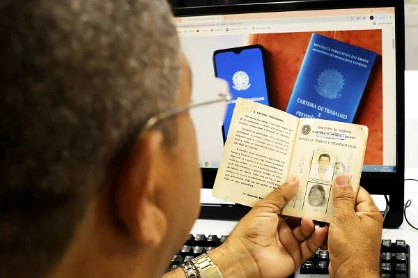 PELA 1ª VEZ, BRASIL TEM MAIS DE 100 MILHÕES DE TRABALHADORES OCUPADOS