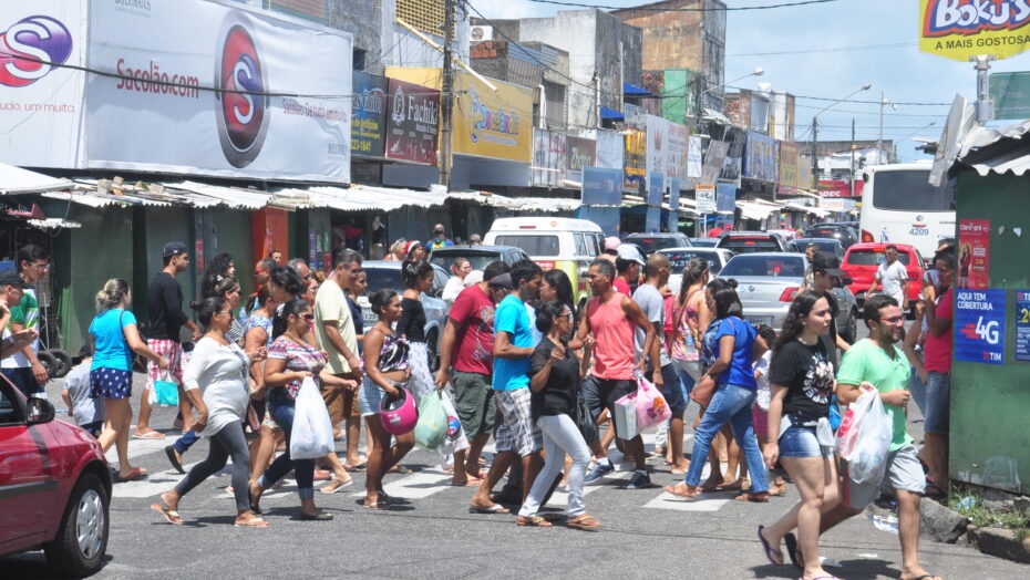 FERIADO EM NATAL: VEJA O QUE ABRE E O QUE FECHA AMANHÃ