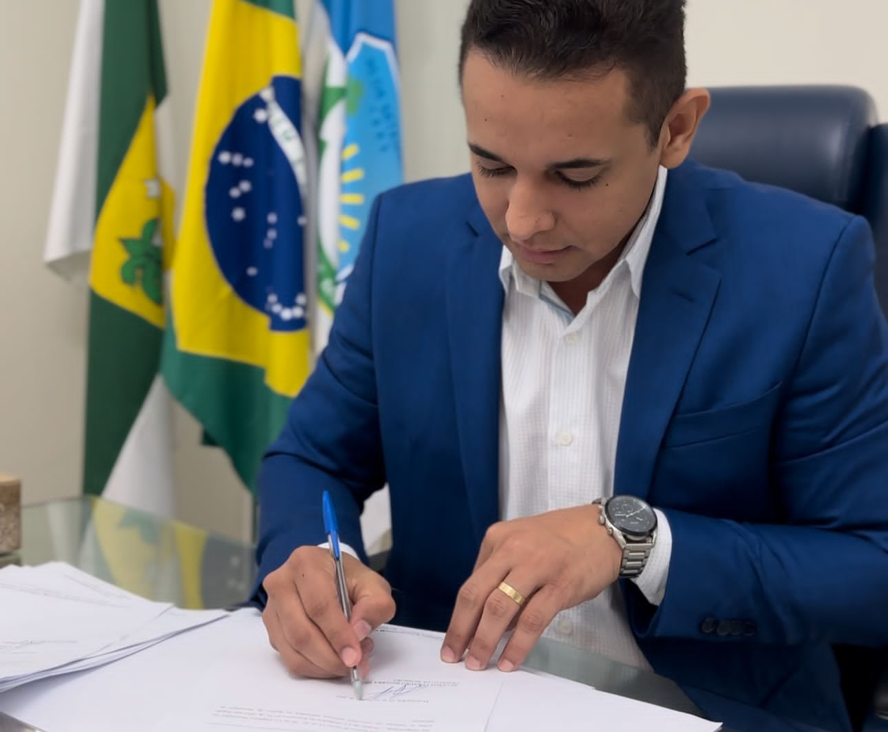 PREFEITO SANCIONA PROJETOS QUE GARANTEM CONCURSOS COM MAIS DE 500 VAGAS EM MOSSORÓ