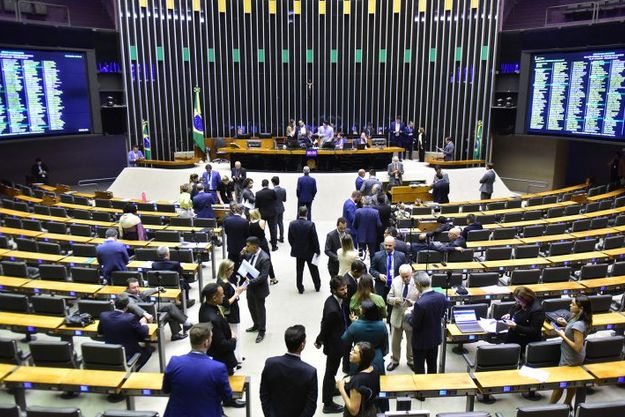 CÂMARA APROVA PROJETO QUE AUMENTA PENAS PARA FURTO, ROUBO, LATROCÍNIO E OUTROS CRIMES