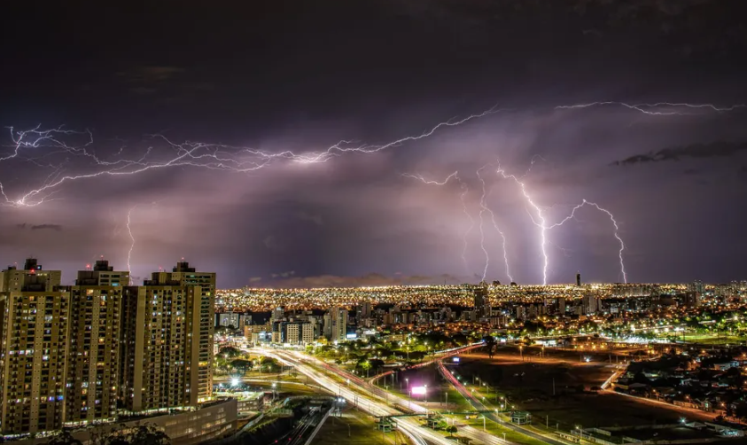 BRASIL REGISTRA 835 MORTES POR RAIO EM 10 ANOS E LIDERA RANKING MUNDIAL