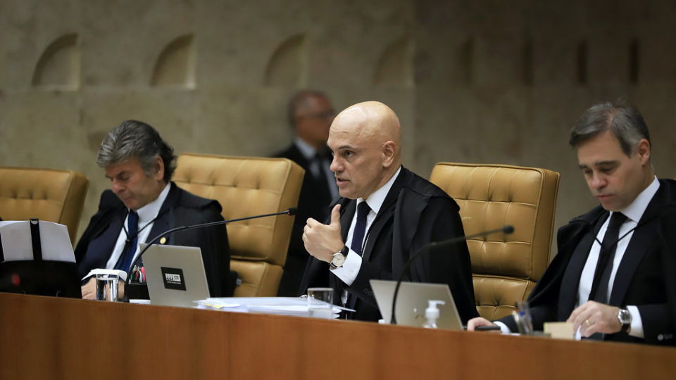 VEÍCULOS DE COMUNICAÇÃO PODEM SER RESPONSABILIZADOS POR FALAS DE ENTREVISTADOS, DECIDE STF