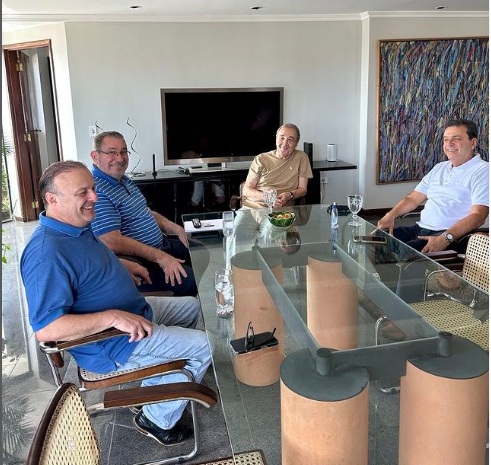 PAULINHO FREIRE SE REÚNE COM CARLOS EDUARDO E DEVE OFICIALIZAR DESISTÊNCIA DE CANDIDATURA EM 2024