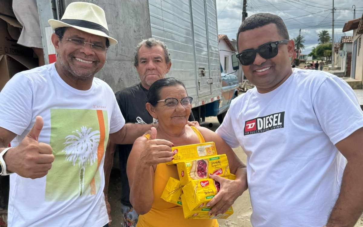 GRANDE EDILSON E EMPRESA RR TRANSPORTES REALIZAM “NATAL SOLIDÁRIO PARA POPULAÇÃO DE SANTO ANTÔNIO