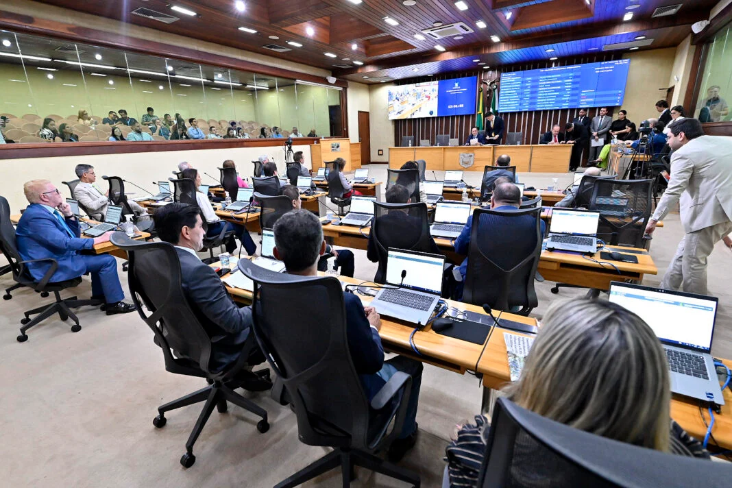 ASSEMBLEIA LEGISLATIVA APROVA LEI ORÇAMENTÁRIA DE 2024 SUPERIOR A R$ 20 BILHÕES