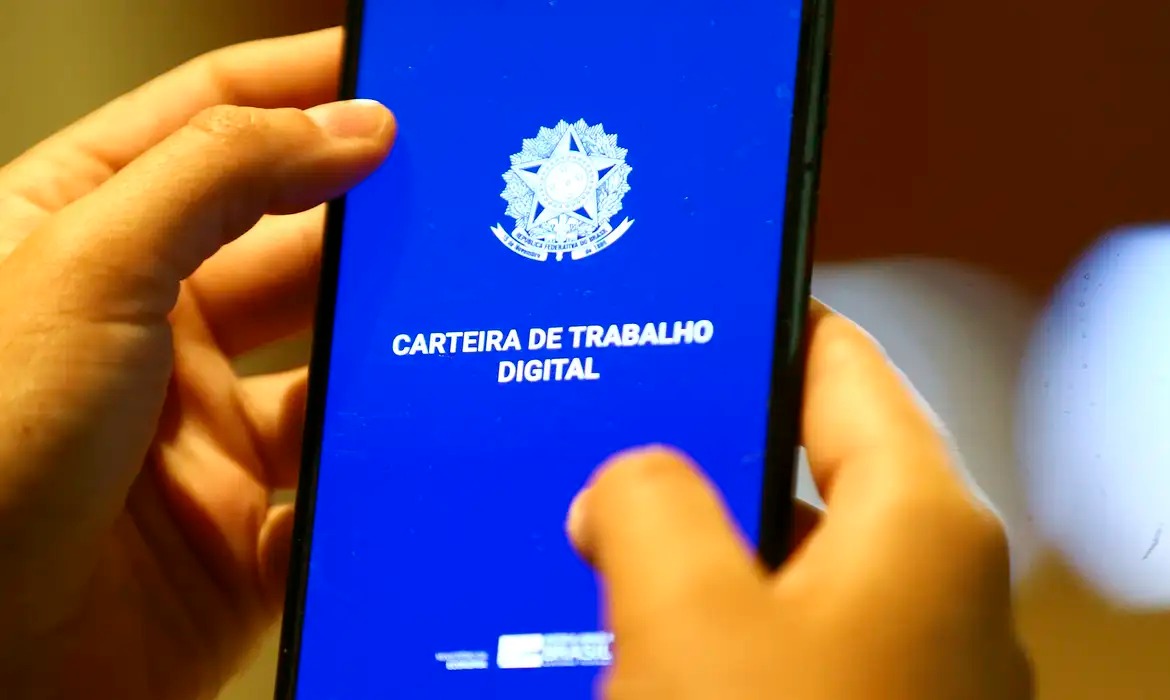 TAXA DE DESEMPREGO FICA EM 7,5% E É A MENOR DESDE FEVEREIRO DE 2015