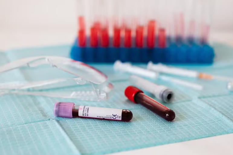 EXAME DE SANGUE É A NOVA PROMESSA DA CIÊNCIA PARA IDENTIFICAR RISCO DE SUICÍDIO EM INDIVÍDUOS COM DEPRESSÃO; ENTENDA