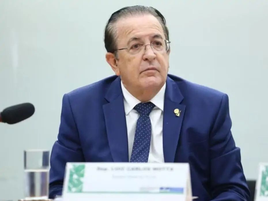 RELATOR DO ORÇAMENTO AUMENTA PARA R$ 4,96 BILHÕES VALOR DO FUNDO ELEITORAL PARA ELEIÇÕES MUNICIPAIS DE 2024