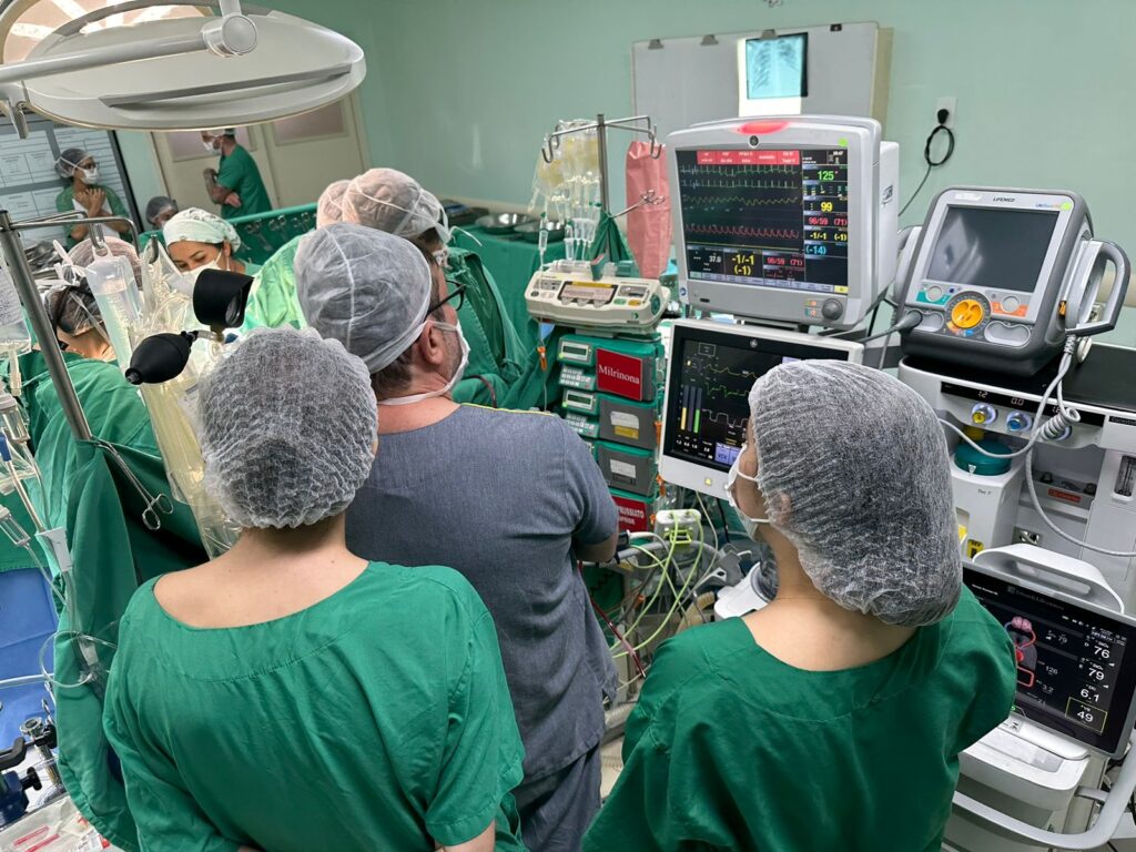 HOSPITAL RIO GRANDE DEBATE COM SESAP RETOMADA DE TRANSPLANTES DE FÍGADO NO RN