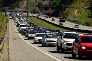 MOTORISTAS TOMAM, EM MÉDIA, 730 MULTAS POR HORA NAS RODOVIAS BRASILEIRAS