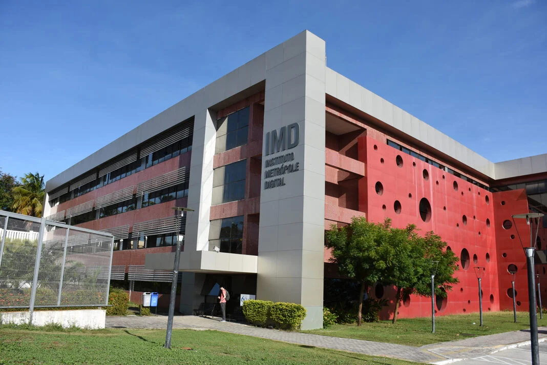 IMD ABRE VAGAS PARA PROFESSORES SUBSTITUTOS DE TI E MATEMÁTICA; SALÁRIOS DE ATÉ R4 7 MIL