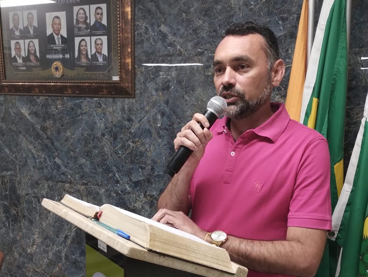 PREFEITO JUNINHO PARTICIPA DA POSSE DOS NOVOS CONSELHEIROS TUTELARES E ENTREGA EQUIPAMENTOS PARA INSTITUIÇÃO