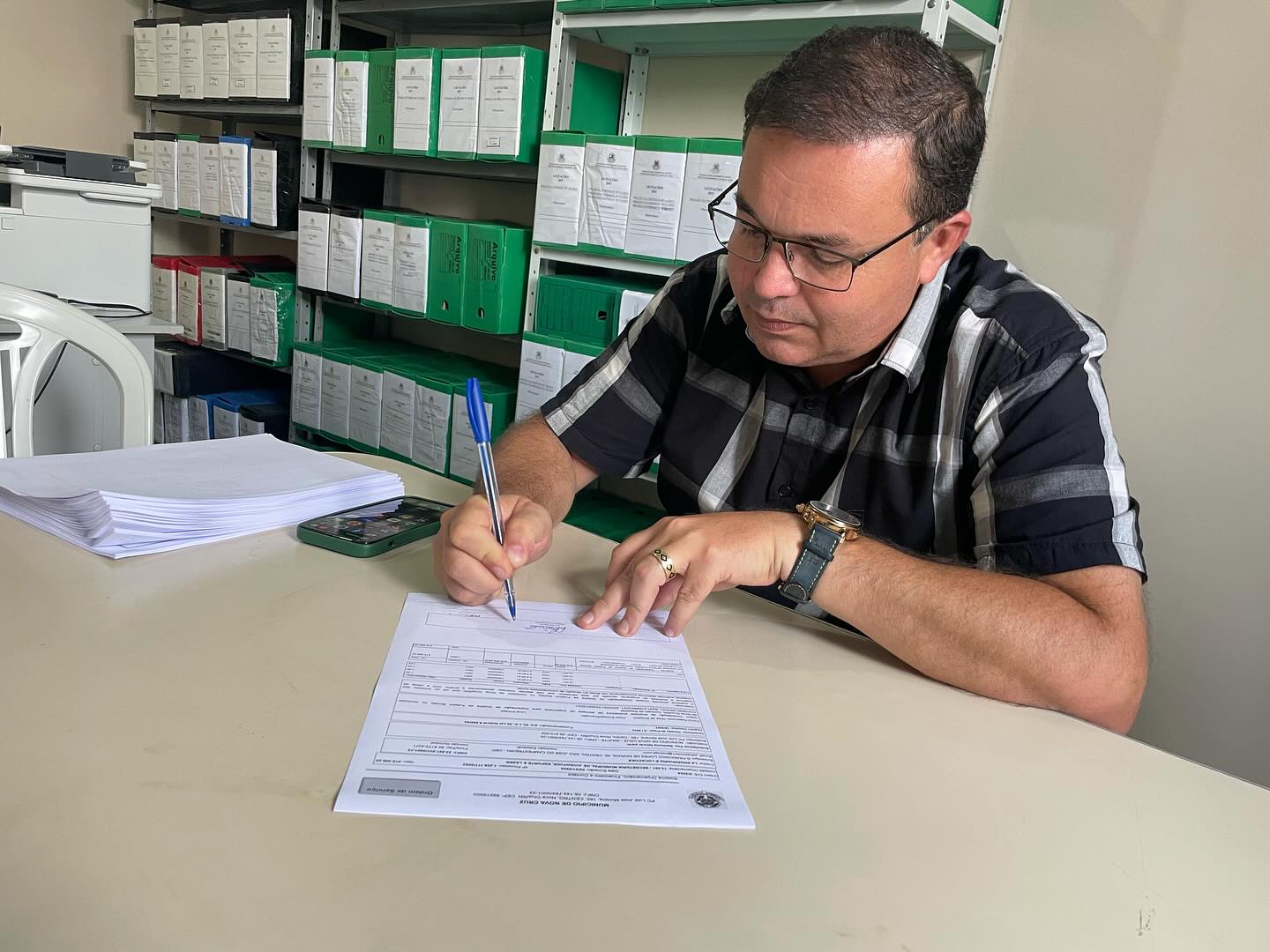 PREFEITO FLAVIO DE BEROI ASSINA ORDEM DE SERVIÇO PARA CONSTRUÇÃO DA ARENA ESPORTIVA