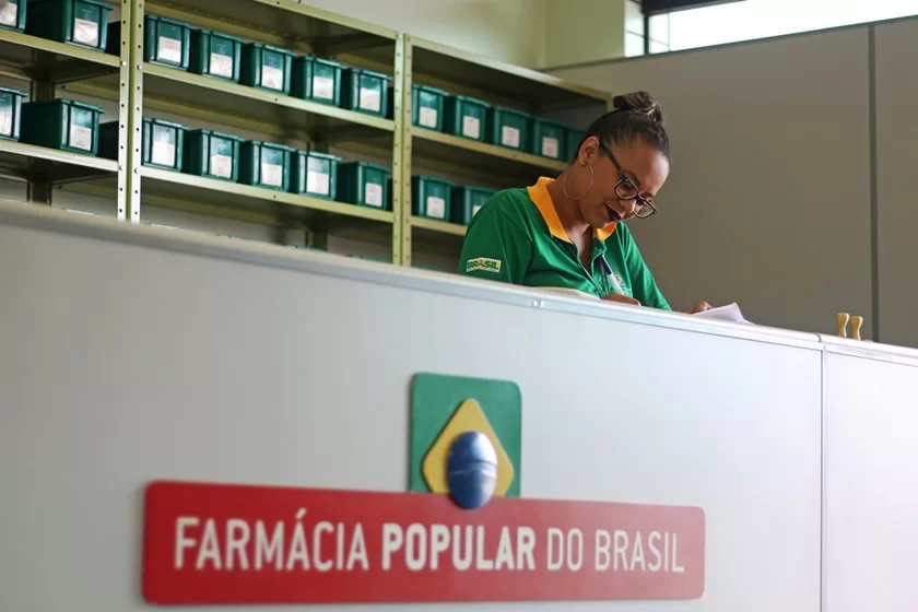GOVERNO EXCLUI 226 DROGARIAS DO FARMÁRCIA POPULAR POR IRREGULARIDADES