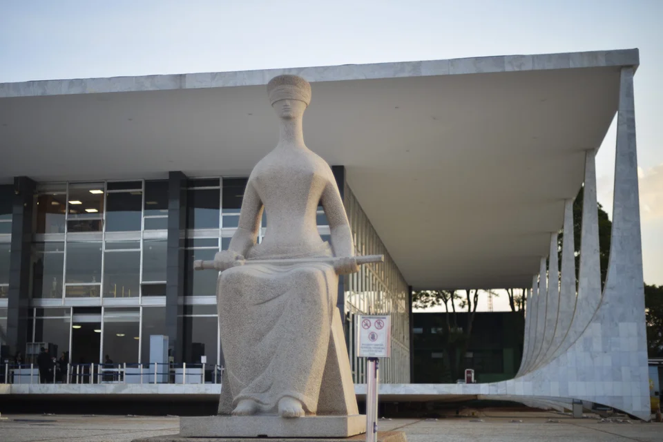 O JUDICIÁRIO MAIS CARO DO UNIVERSO