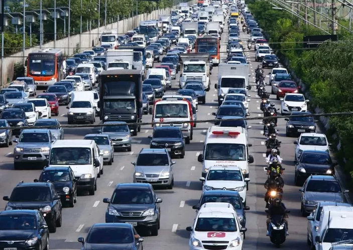 LEVANTAMENTO MOSTRA QUE 1 EM CADA 3 MUNICÍPIOS BRASILEIROS TEM MAIS MOTOS DO QUE CARROS