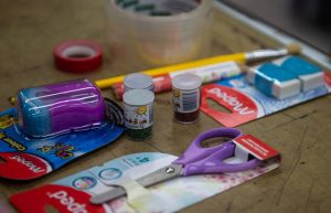 MATERIAL ESCOLAR PODE FICAR ATÉ 9% MAIS CARO EM 2024, PREVÊ INDÚSTRIA