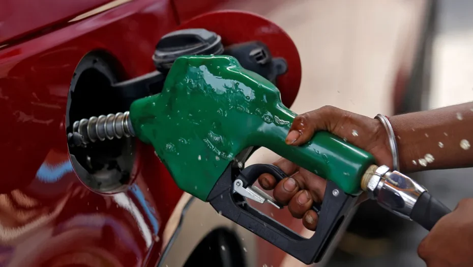 PREÇO MÉDIO DA GASOLINA VOLTA A SUBIR DEPOIS DE CINCO SEMANAS EM QUEDA