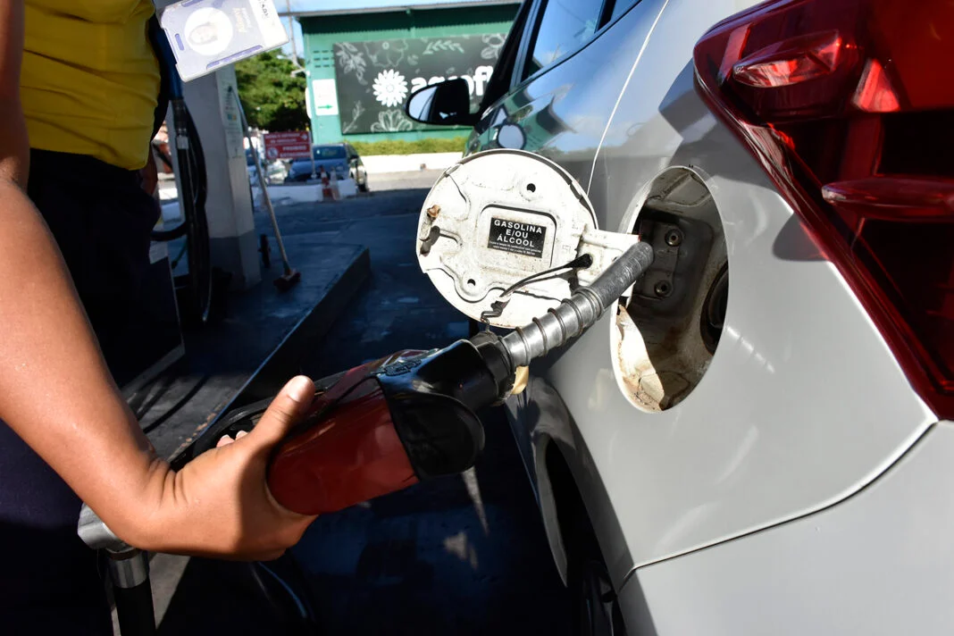 GASOLINA DO RN FICA R$ O,73 MAIS CARA DO QUE A DA PARAÍBA