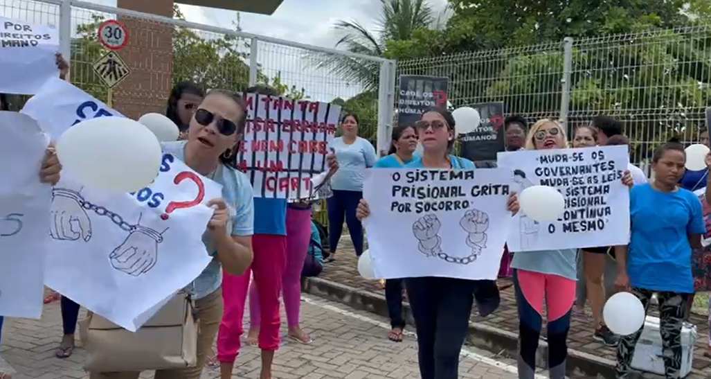 FAMILIARES DE DETENTOS FIZERAM PROTESTO PEDINDO MELHORIAS NOS PRESÍDIOS DO RN