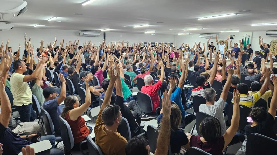 POLICIAIS CIVIS ACEITAM PROPOSTA DO GOVERNO E DELEGACIAS VOLTARÃO A FUNCIONAR