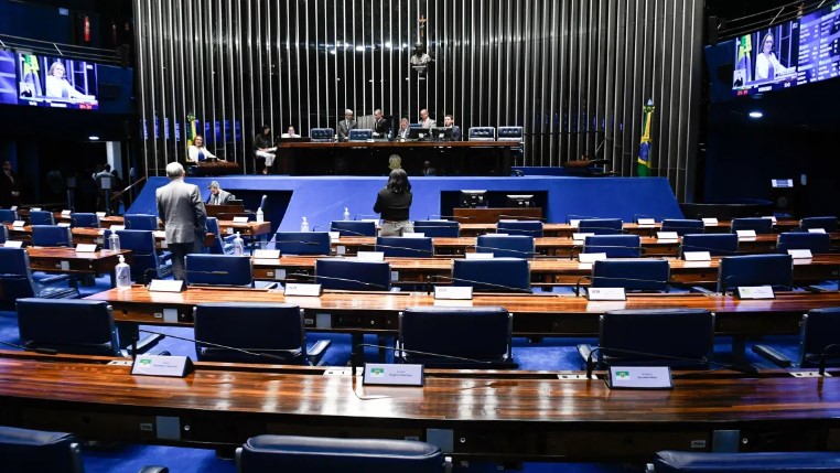 SENADO APROVA ISENÇÃO DO IMPOSTO DE RENDA PARA QUEM GANHA DOIS SALÁRIOS MÍNIMOS