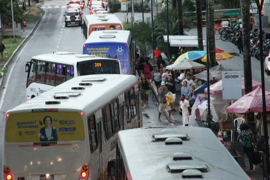 MOTORISTAS DE ÔNIBUS APROVAM GREVE EM NATAL