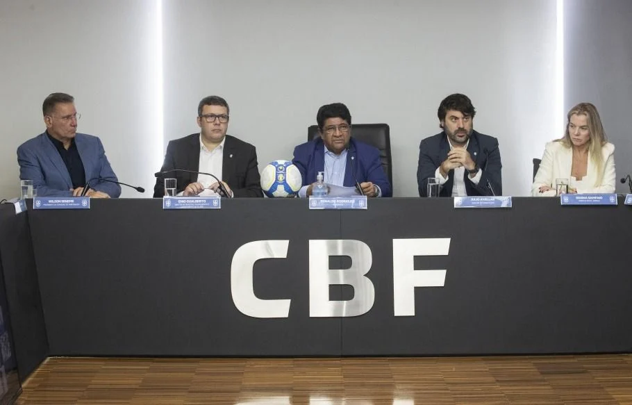 CBF SUSPENDE DUAS RODADAS DO BRASILEIRÃO