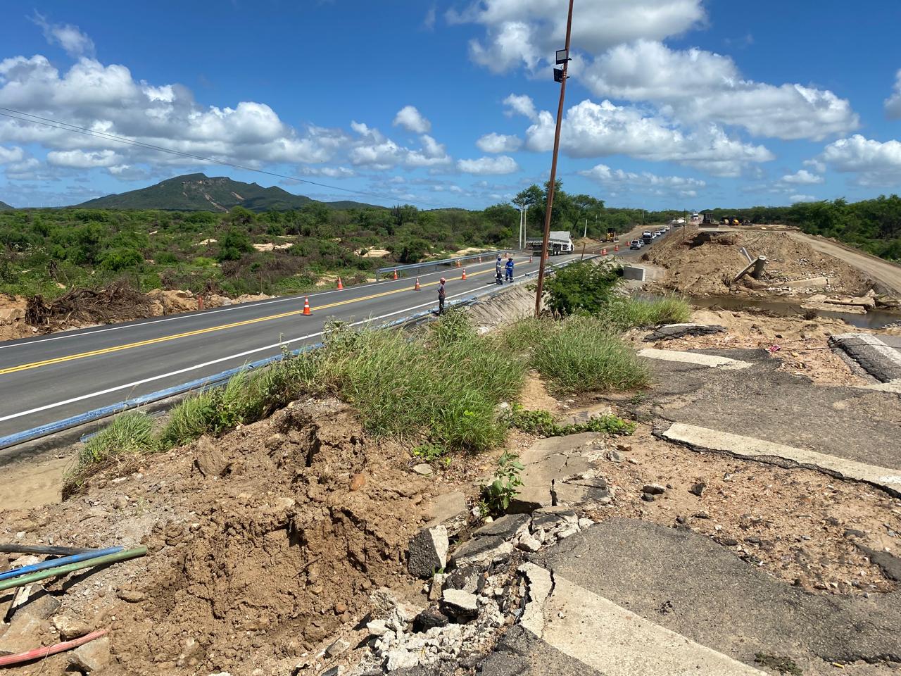 TRÁFEGO NO DESVIO NA BR-304, EM LAJES, É LIBERADO NO SISTEMA PARE E SIGA