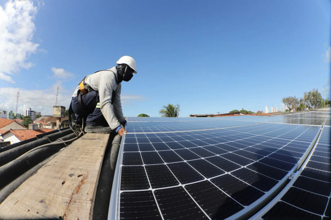 EM QUASE 12 ANOS, ENERGIA SOLAR ENERGIA SOLAR NO RN ATRAI R$ 3 BILHÕES E GERA 18 MIL EMPREGOS