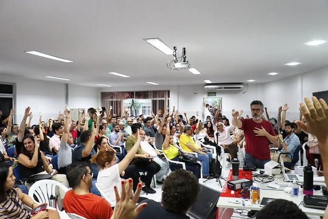 PROFESSORES DA UFERSA APROVAM GREVE GERAL