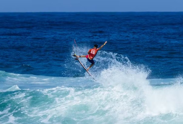 ÍTALO FERREIRA VENCE ETAPA DO MUNDIAL DE SURFE EM SAQUAREMA