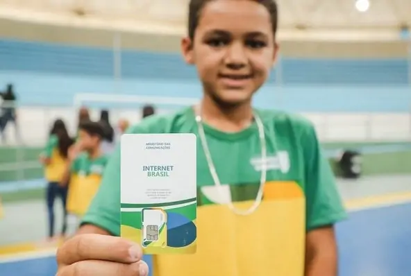 MINISTÉRIO DAS COMUNICAÇÕES ENTREGA HOJE CHIPS DO INTERNET BRASIL PARA ALUNOS DE ESCOLAS PÚBLICA DO RN