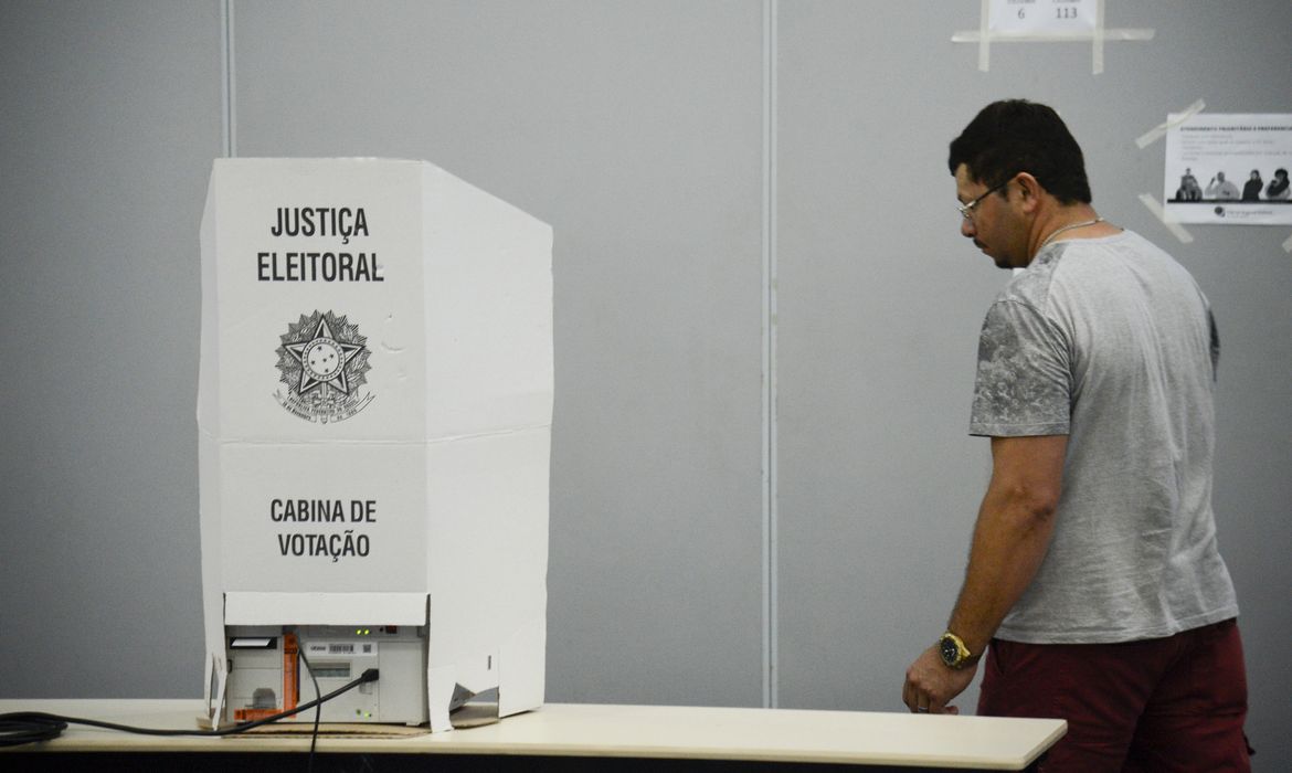 MUDANÇA TEMPORÁRIA  DO LOCAL DE VOTAÇÃO PODE SER SOLICITADA ATÉ DIA 22