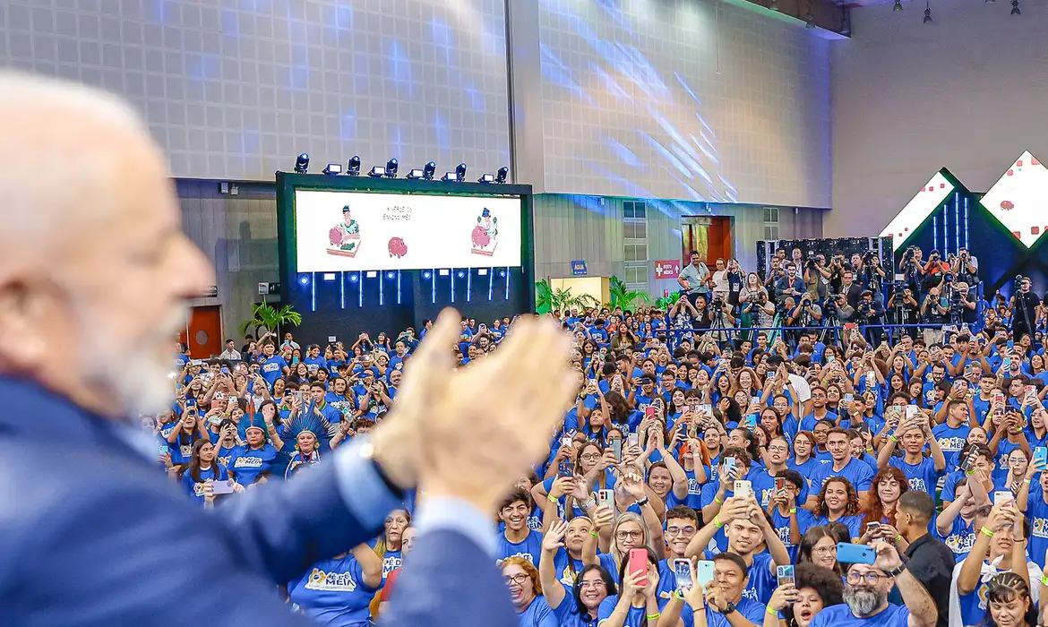 EXPANSÃO O PÉ-DE MEIA BENEFICIARÁ MAIS DE 1 MILHÃO DE ESTUDANTES